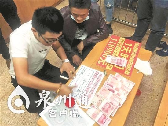 肩：“月行一善”、“日行一善”，惠安小伙与朋友们在朋友圈、微信群接力援助困难重病患儿，救助对象包括本地儿童、外来子弟，村委会、企业经营者也源源不断加入爱心群体——
主：线上线下众筹  点燃生命希望
 
核心提示：家住惠安的90后小伙刘庆生属马，因为口才好擅交流，每次外出募集捐款都能“马到成功”，被友人们戏称“小马哥”，其与他人共同发起成立的公益团队亦叫“小马哥合众救助团队”。
从开始当志...（作者: 刘庆生）