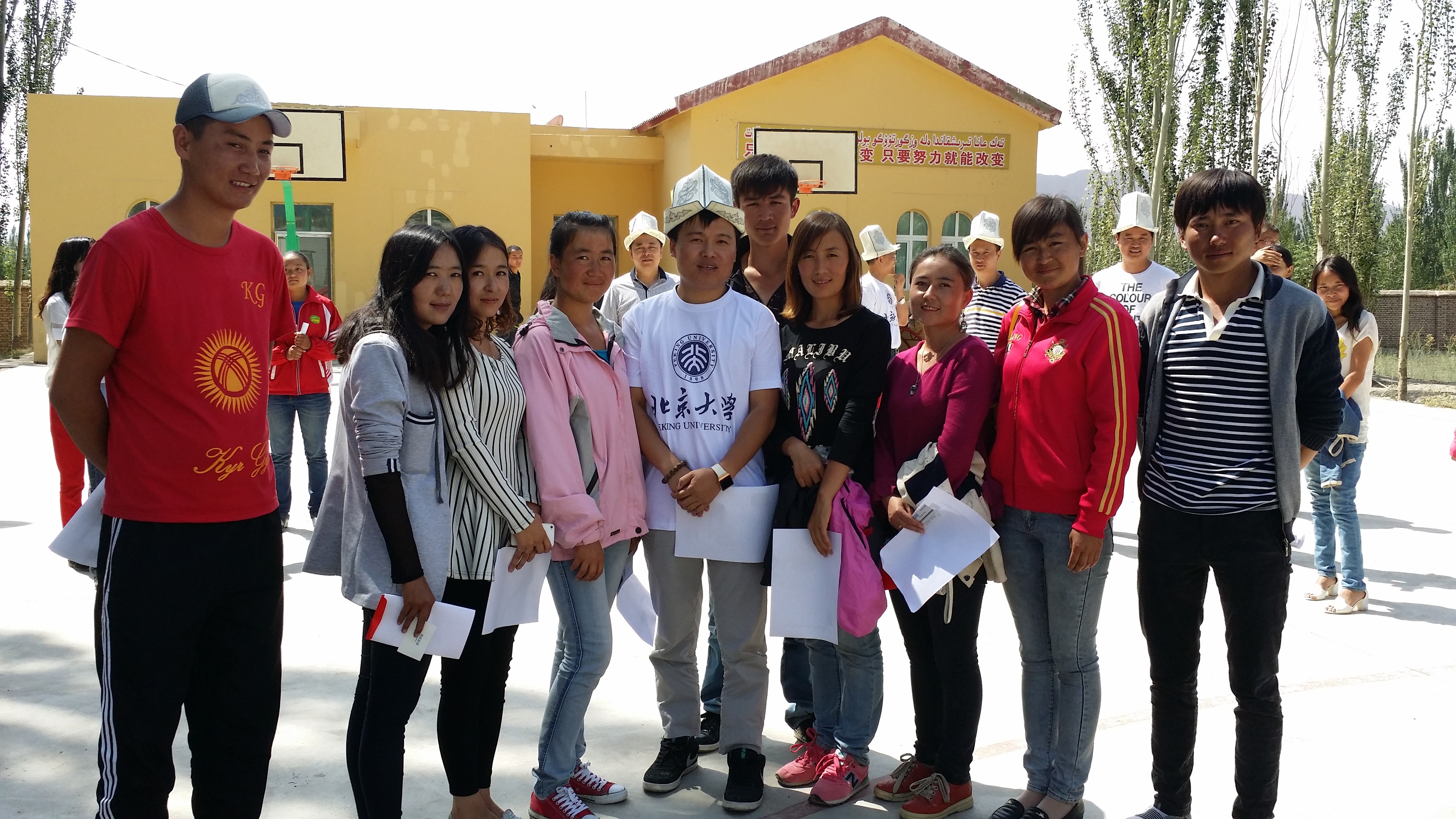 当公益成为一种习惯始
终秉承“善心善行、善始善终”的公益理念，参与支教、环保和助老等爱心活动，用实际行动传递社会正能量。十几年来，受陈双塔捐助的学生已达100多人50多万，仅新疆南疆克州乌恰县黑孜苇乡捐赠已累计超过二十万余元。他们有从小学生迈入中学的、也有的从中学生到大学的，有大学毕业后又考上研究生的，他特别提倡资助学生到大学毕业，做有延续的公益才有意义。2012年2月8日接触网络公益至今，陈...（作者: 陈双塔）